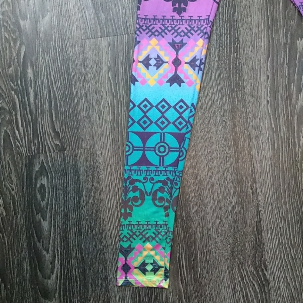 Multi-Color Printed Leggings 💙♥️❤️💚💛💜 - Picture 3 of 5